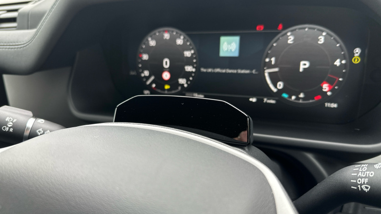 Land Rover Defender 3.0 D350 X-Dynamic SE 110 5dr Auto Diesel Estate